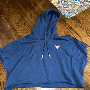 UNDER ARMOUR CROP HOODIE LARGE